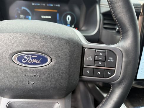Used 2023 Ford F150 Lightning Lariat image 26