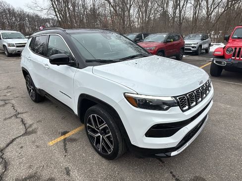 Used 2025 Jeep Compass Limited w/ Elite Group image 7