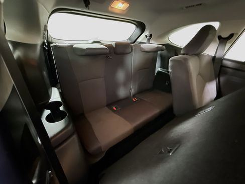 Used 2023 Toyota Highlander L FWD image 43