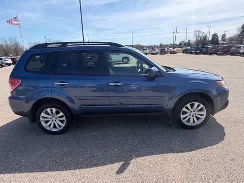 Used 2011 Subaru Forester 2.5X Premium w/ All-Weather Pkg image 6