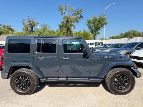Used 2017 Jeep Wrangler Unlimited Sahara AWD/4WD image 6