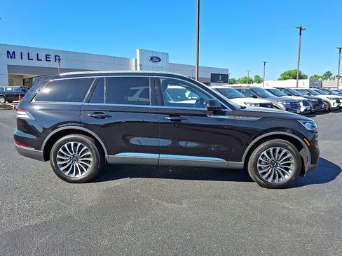 Certified 2023 Lincoln Aviator AWD w/ Premium Package image 7