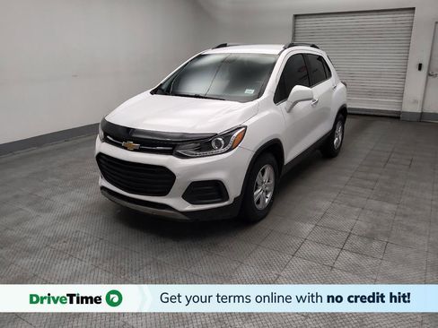 Used 2019 Chevrolet Trax LT w/ LT Convenience Package FWD image 1
