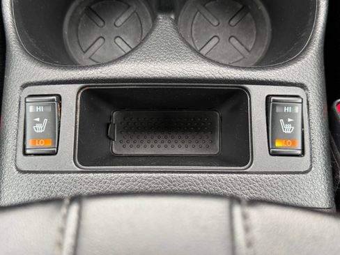 Used 2018 Nissan Rogue SV AWD/4WD image 26
