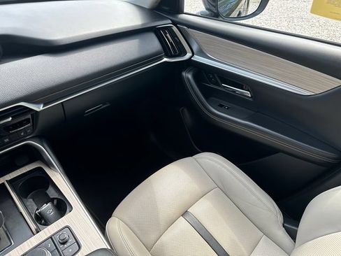 Used 2024 MAZDA CX-90 Plug-In Hybrid w/ Premium Pkg AWD/4WD image 24