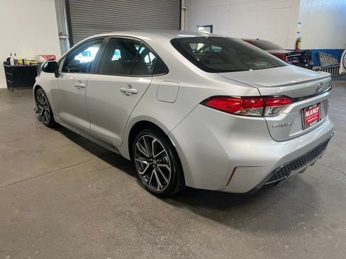 Used 2022 Toyota Corolla SE w/ SE Premium Package FWD image 5