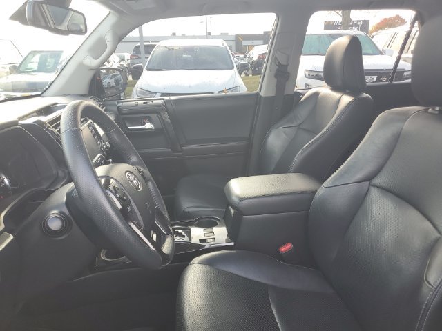 Used 2020 Toyota 4Runner 4WD image 16