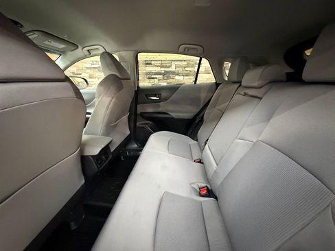 Used 2023 Toyota Venza LE AWD/4WD image 27