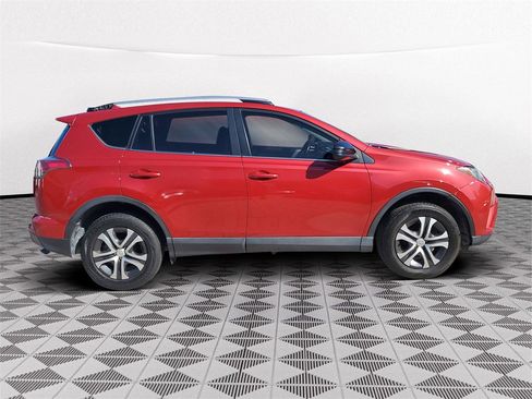 Used 2017 Toyota RAV4 LE image 5