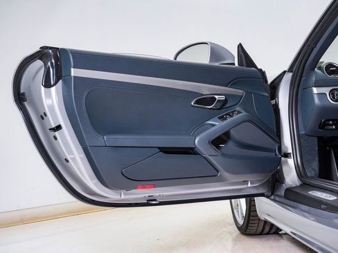 Used 2025 Porsche 718 Cayman S image 25