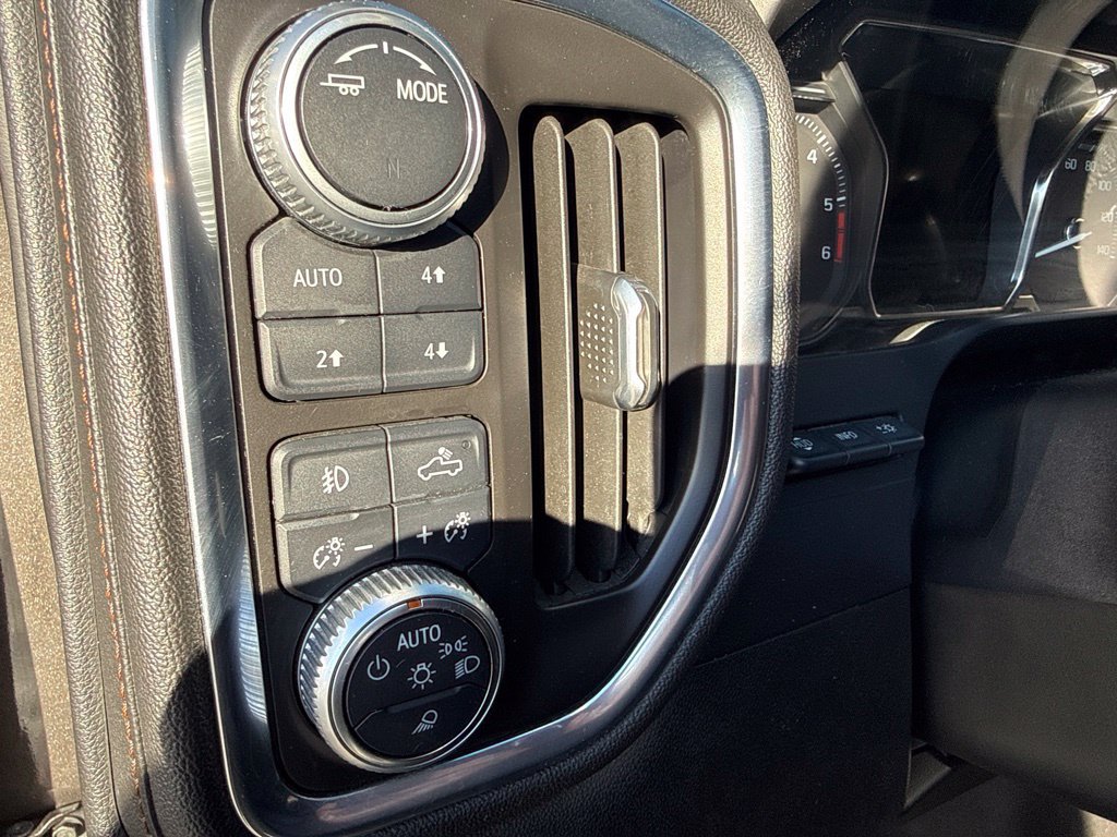 Used 2020 GMC Sierra 1500 AT4 w/ AT4 Premium Package AWD/4WD image 18