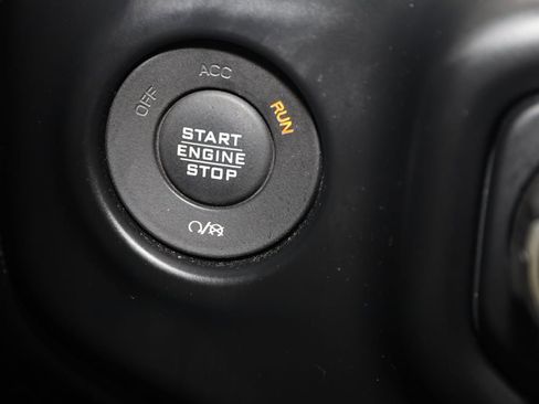 Used 2020 Jeep Wrangler Sport image 27