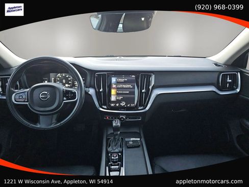 Used 2019 Volvo S60 T5 Momentum w/ Premium Package image 20