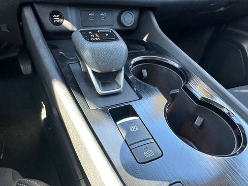 Used 2024 Nissan Rogue S FWD image 29