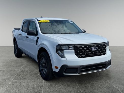 Certified 2025 Ford Maverick XLT FWD image 8