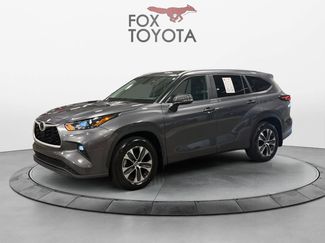 Used 2024 Toyota Highlander XLE FWD video 1
