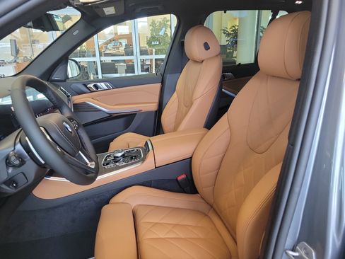 Used 2026 BMW X5 xDrive50e w/ Executive Package image 14
