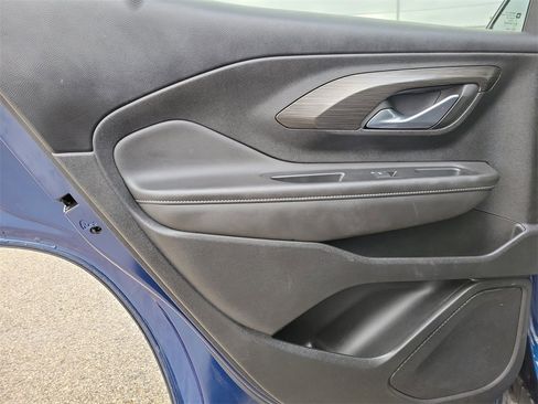 Used 2022 GMC Terrain SLE image 9