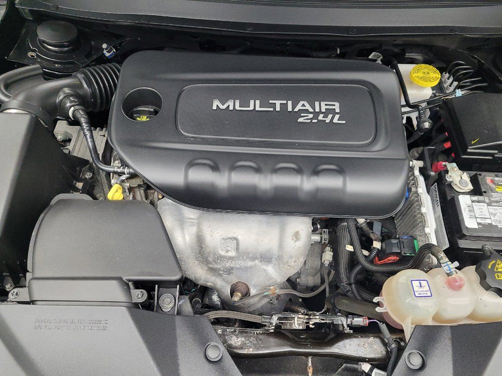 Used 2019 Jeep Cherokee Latitude Plus w/ Comfort/Convenience Group AWD/4WD image 30