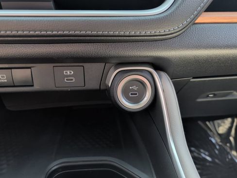 Certified 2025 Toyota Grand Highlander AWD image 19