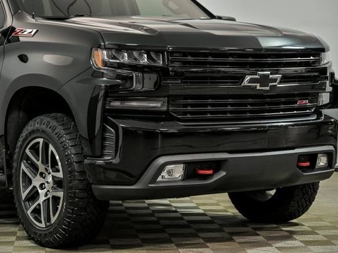 Used 2019 Chevrolet Silverado 1500 LT Trail Boss w/ Convenience Package image 2