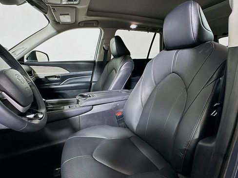 Used 2024 Toyota Grand Highlander AWD Hybrid image 11