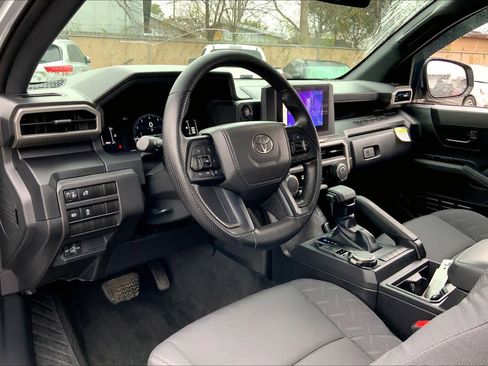Used 2025 Toyota Tacoma SR image 15