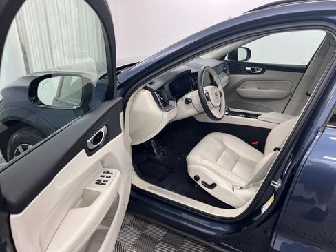 Used 2024 Volvo XC60 B5 Core w/ Protection Package Premier AWD/4WD image 12