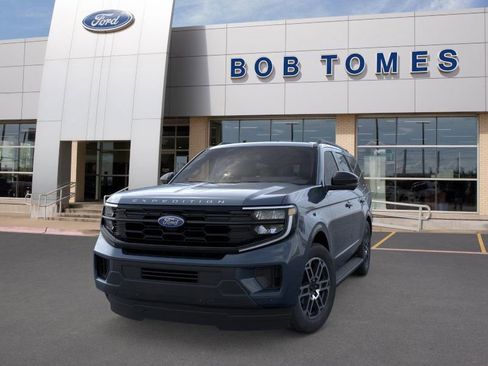 New 2025 Ford Expedition Active image 2