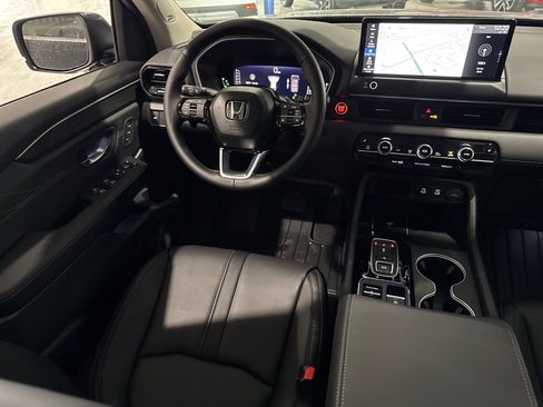 New 2026 Honda Pilot Touring image 7