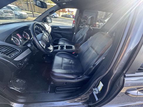 Used 2017 Dodge Grand Caravan GT image 34