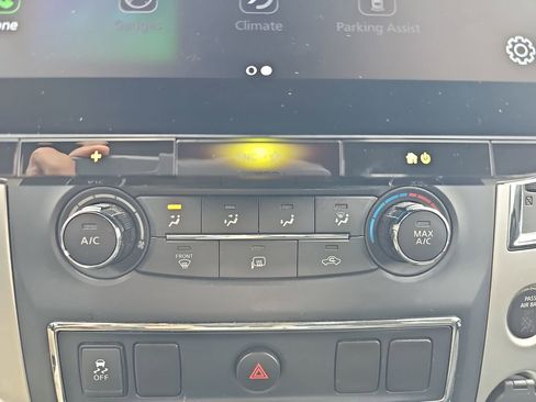 Used 2017 Nissan Titan SV image 26