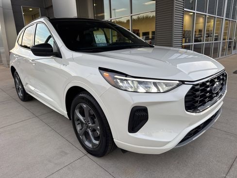 Certified 2023 Ford Escape ST-Line w/ Tech Pack #1 image 10