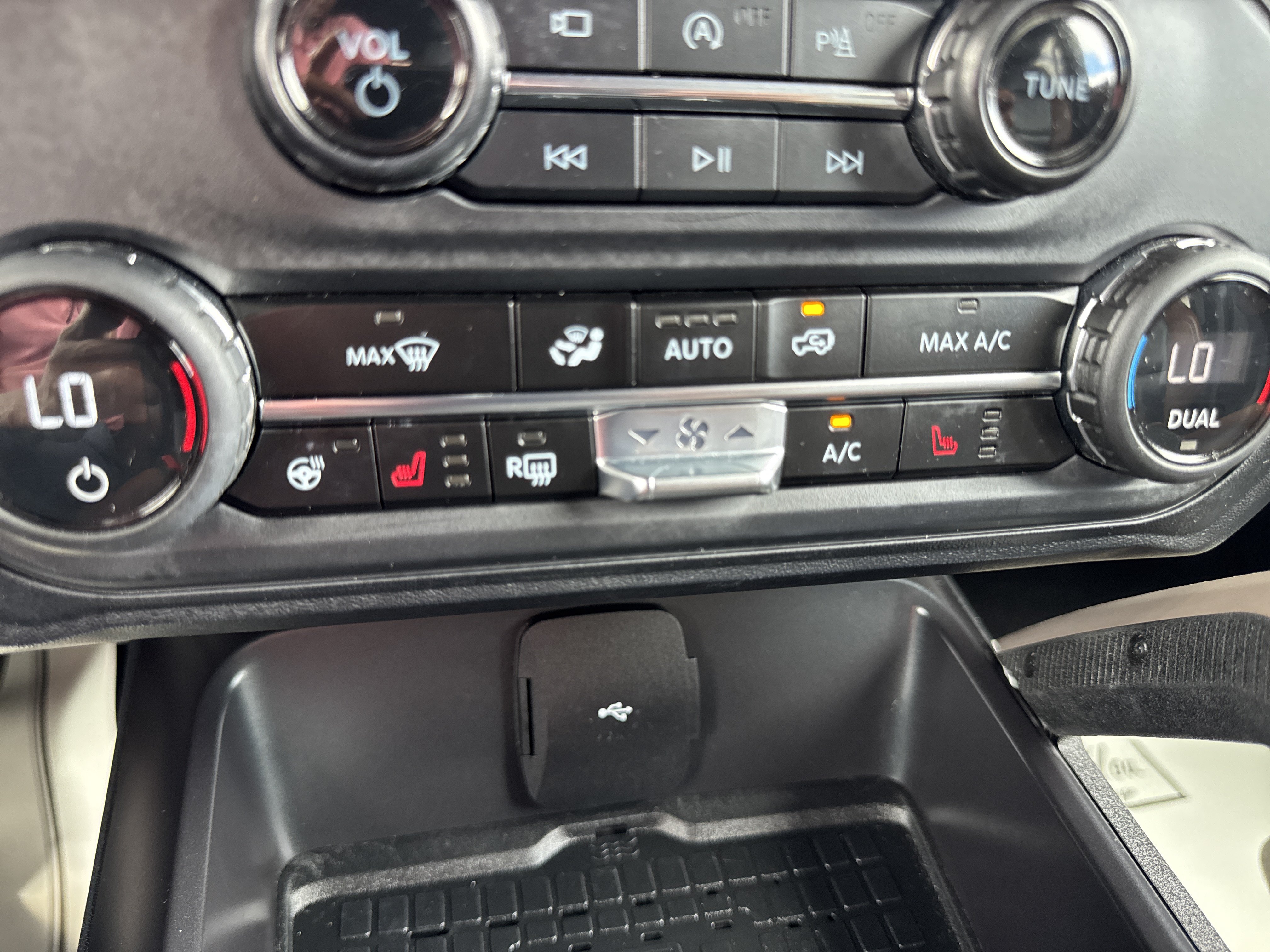Used 2024 Ford Bronco Outer Banks AWD/4WD image 28