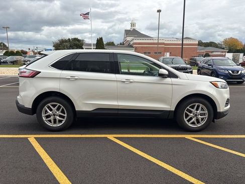 Used 2022 Ford Edge SEL w/ Convenience Package image 9