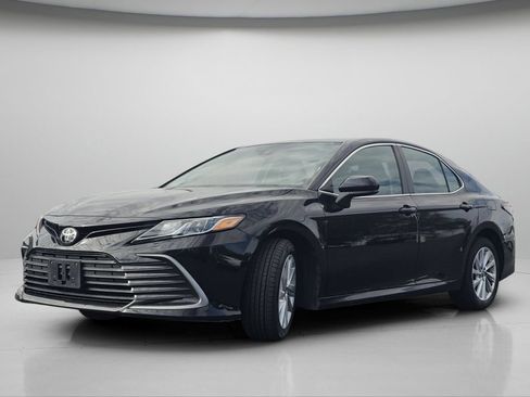 Used 2024 Toyota Camry LE FWD image 19