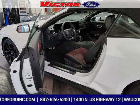 Used 2025 Ford Mustang Premium image 9