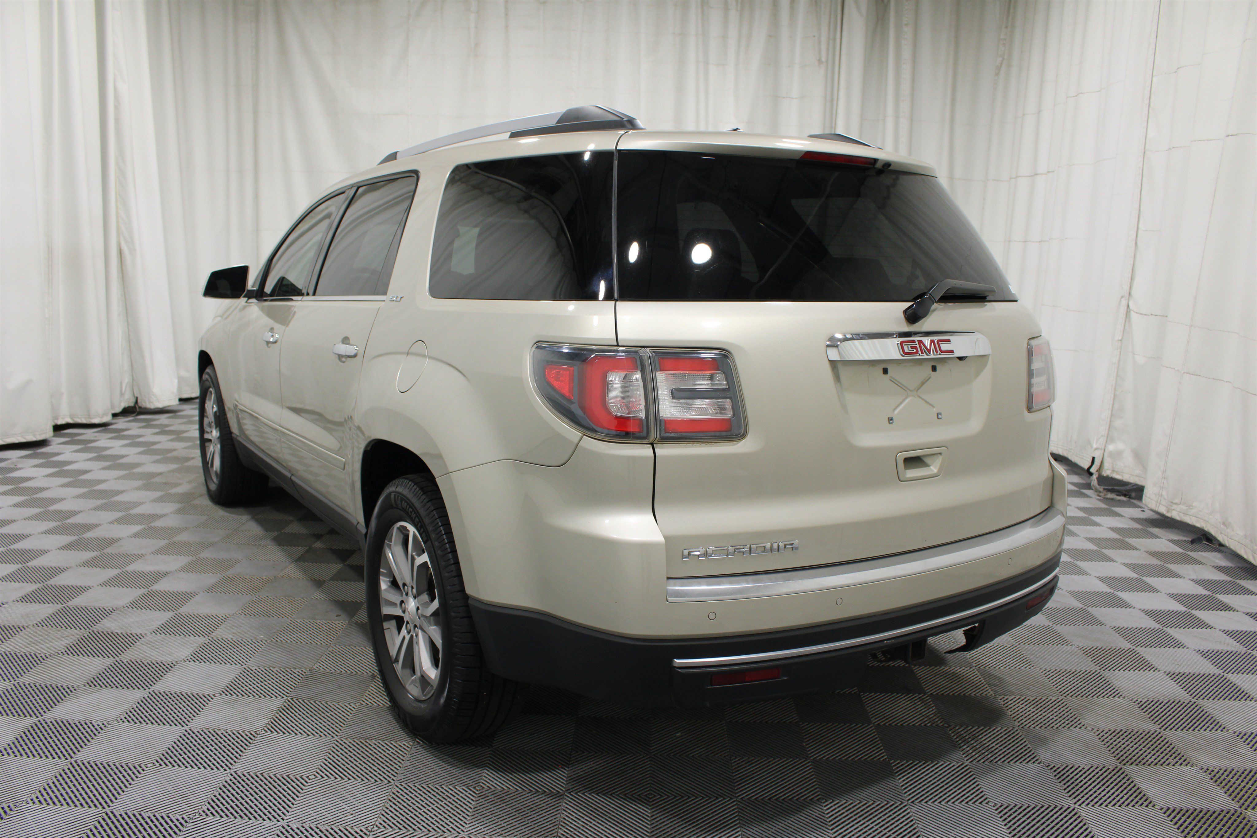 Used 2015 GMC Acadia SLT w/ Open Road Package FWD image 35