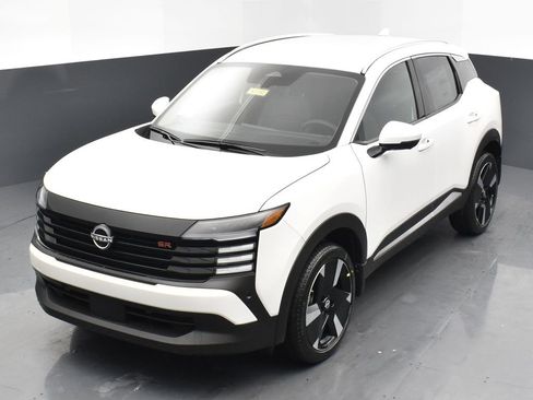 Certified 2025 Nissan Kicks SR image 22