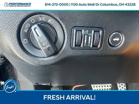 Used 2016 Dodge Challenger R/T Scat Pack RWD image 19