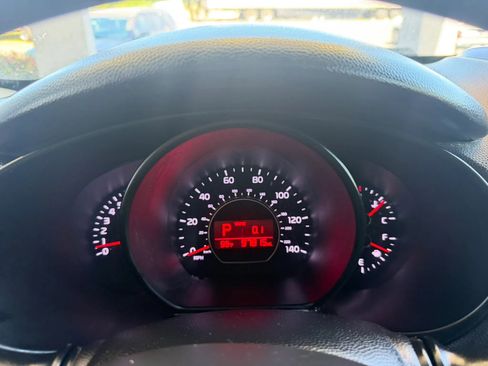 Used 2019 Kia Soul FWD image 11