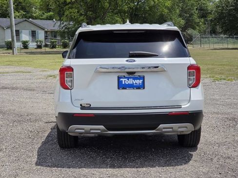 Used 2024 Ford Explorer XLT w/ Equipment Group 202A RWD image 6