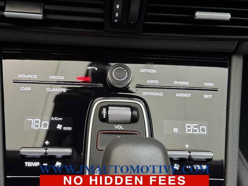 Used 2023 Porsche Cayenne Platinum Edition AWD/4WD image 31