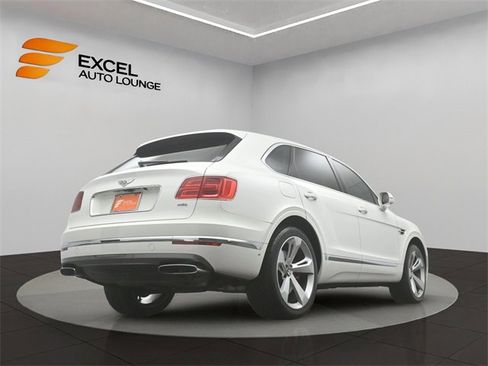 Used 2018 Bentley Bentayga image 59