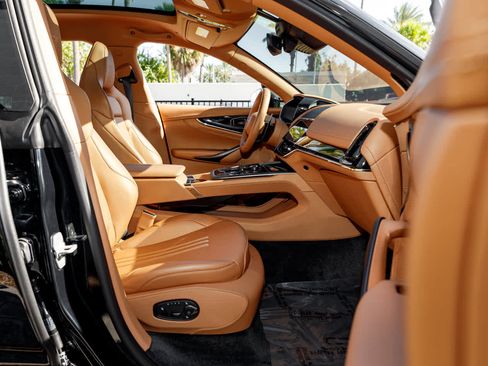 Used 2025 Aston Martin DBX 707 image 59