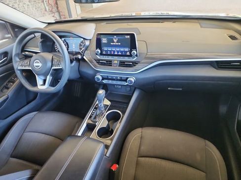 Used 2024 Nissan Altima 2.5 SV FWD image 13