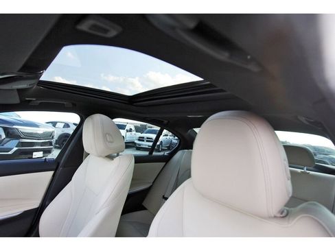 Used 2022 BMW 330i Sedan w/ Driving Assistance Package image 27