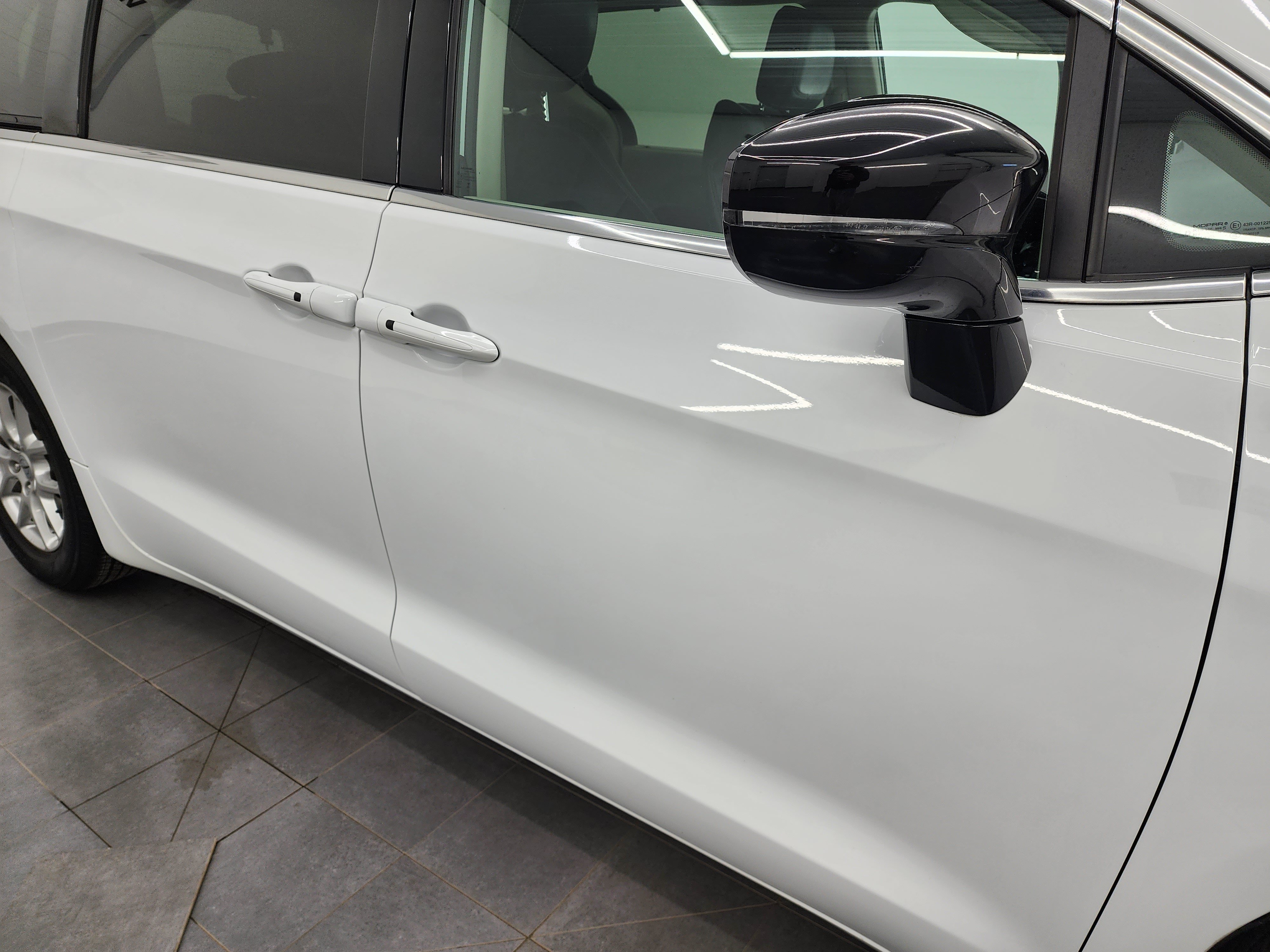 Used 2024 Chrysler Pacifica Touring-L FWD image 24