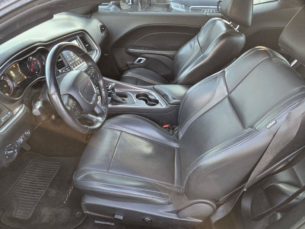 Used 2017 Dodge Challenger SXT Plus RWD image 9