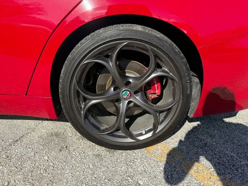 Used 2018 Alfa Romeo Giulia Ti Sport w/ Quick Order Package 22U Sport image 23